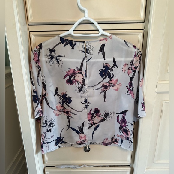 Chelsea 28 floral short sleeve top size small - Picture 4 of 4